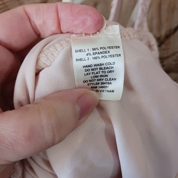 Monteau Los Angeles Lace Overlay Top Size Large - Picture 7 of 9